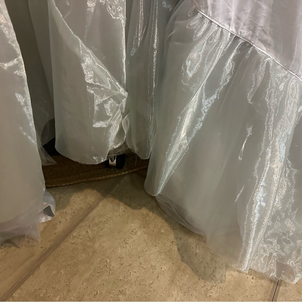 Frozen Tulle Bedding skirt -Full

Fantastic condition